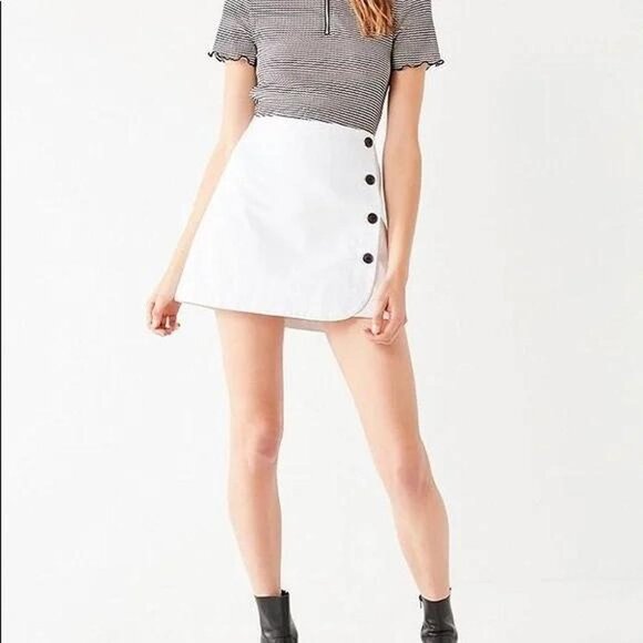 BDG White Denim Wrap Button Up Mini Skirt Size Small - Picture 1 of 7